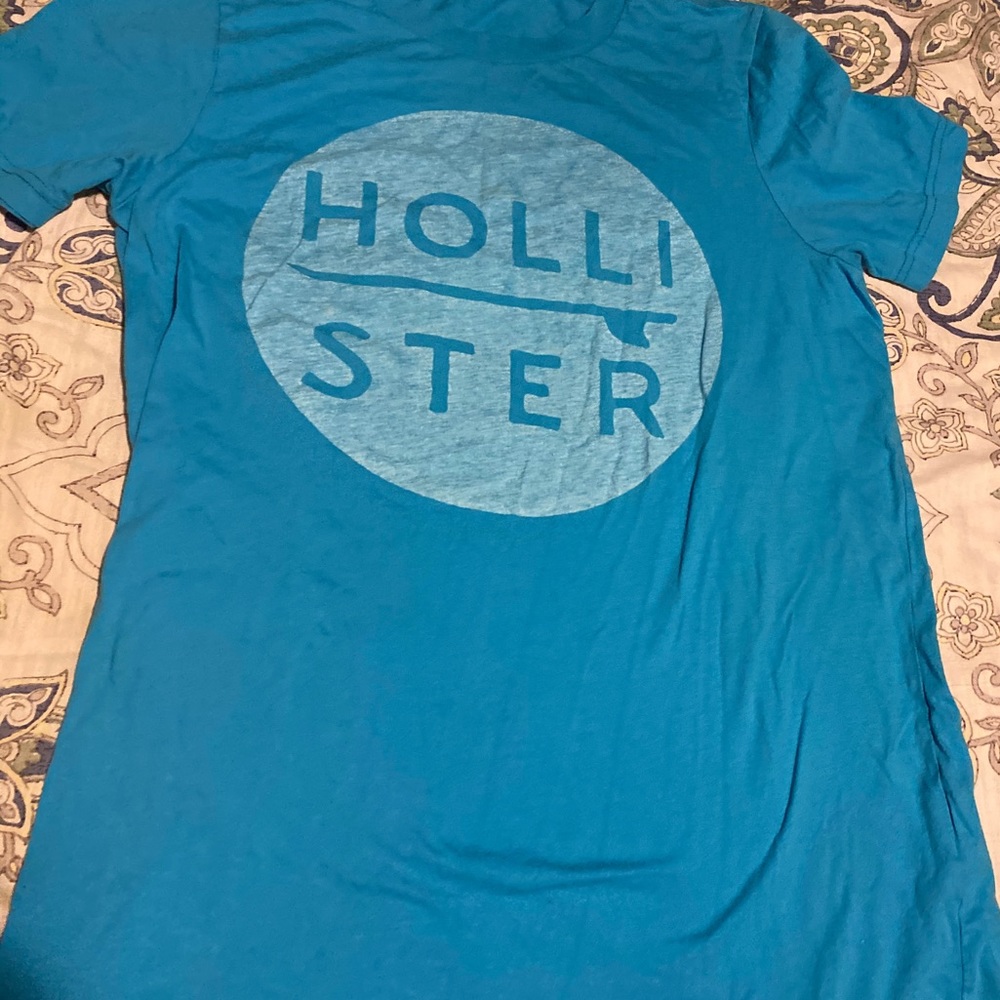 Men’s L Hollister T shirt